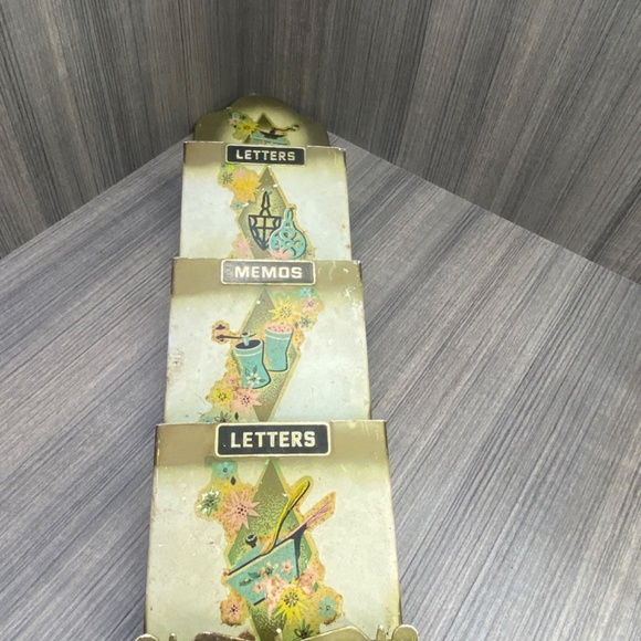 Vintage/ Antique Metal Bill, Letters, Mail, Memo, Key 🔑 Holder - Picture 2 of 11